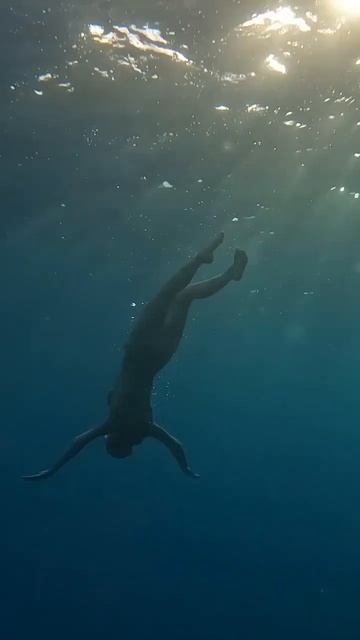 Ныряю в лучах солнца! Фридайвинг для удовольствия! смотреть онлайн