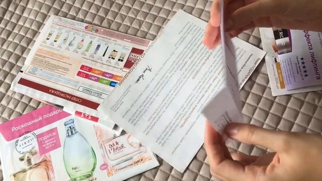 ASMR no voice Paper crinkle Открываю конверты, перебираю бумагу, листаю каталоги БЕЗ ШЁПОТА смотреть онлайн