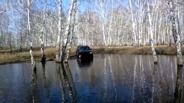 Nissan Terrano в броду.mpg смотреть онлайн
