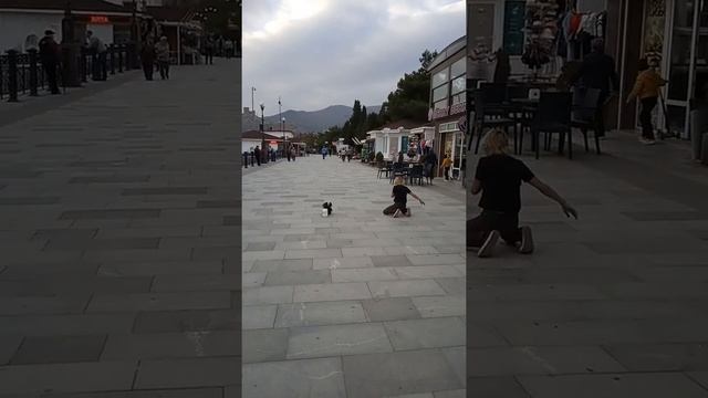 Судак.Набережная.Позитивный парень. смотреть онлайн