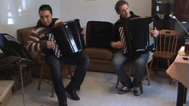 Cromatic Duo - Byeroska Danza Russa (Surkov) смотреть онлайн