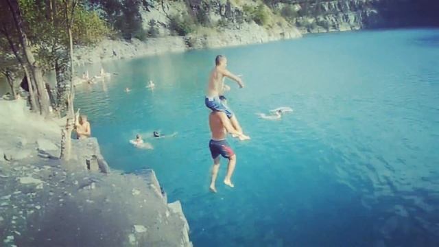 VLOG КУПАЕМСЯ НА КАРЬЕРЕ смотреть онлайн