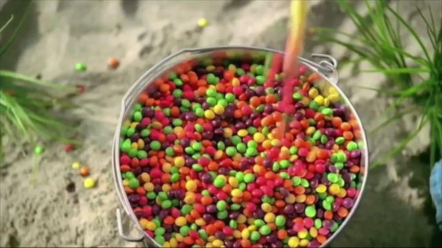 Skittles Commercial 2018 Milking a Giraffe смотреть онлайн