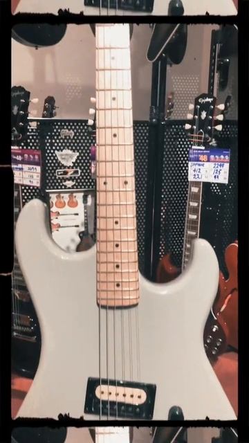 Kramer Baretta Vintage Electric Guitar смотреть онлайн