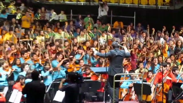 Mambo Concierto de clausura movistar arena смотреть онлайн