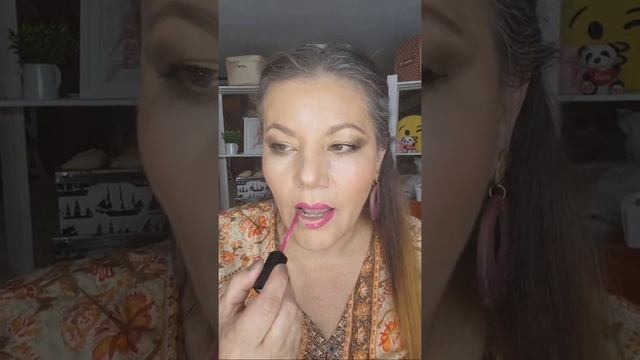 Hot Paprika. Berry Diva, Capuccino, mira que hermosos los nuevos tonos Labiales Líquidos De #Yanbal смотреть онлайн