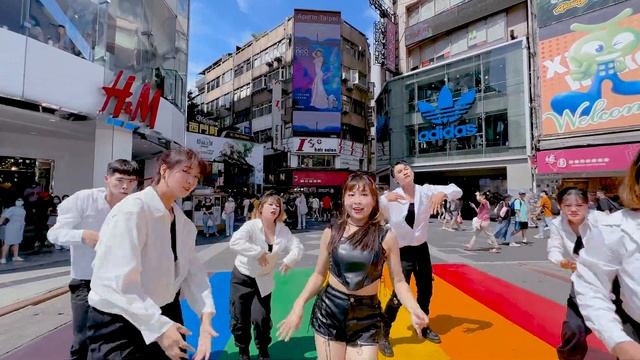 [KPOP IN PUBLIC CHALLENGE｜ONE TAKE]JEON SOMI (전소미) - 'Fast Forward' dance cover by Luna from Taiwan смотреть онлайн