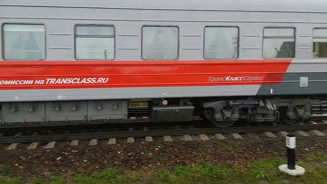 Скрещение поездов ЭД4М- 0087 и ЭП2К- 363 с пассажирским составом смотреть онлайн