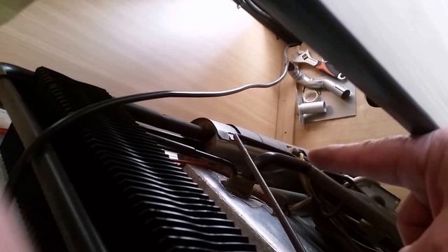 Frenchy's Jurgens Caravan Fridge Removal and Fault Diagnosis смотреть онлайн