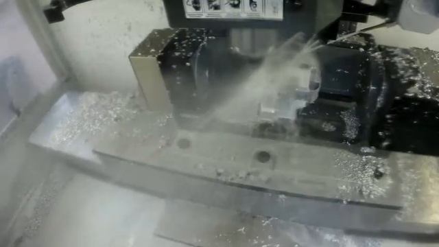 CNC machining a 5 axis part смотреть онлайн