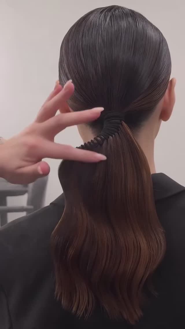 Красивая прическа на выход #прическа #укладка #волосы #хвост