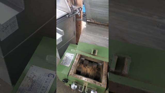 Bone Grinder for raw dog food and bone disposal смотреть онлайн