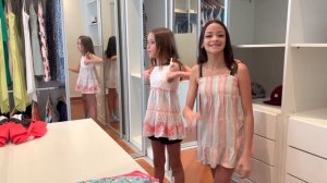 VESTINDO ROUPAS DE CRIANÇAS DE 4 ANOS - MILLENA E MANU MAIA