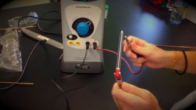 Metallic Bonding Video. Year 10 Mr. Cawson. (Rhys, Emily, Vanessa and Safura) смотреть онлайн