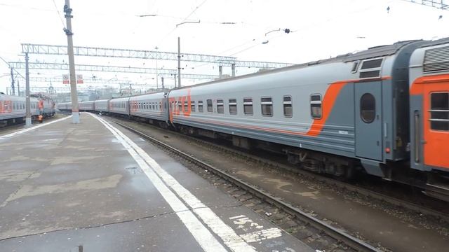 ЧМЭ3-2461 подаёт под посадку скорый поезд №132 Москва-Орск смотреть онлайн