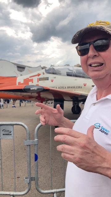 O queridinho da vez é o conhecido Tucano 27, AKA T27. смотреть онлайн