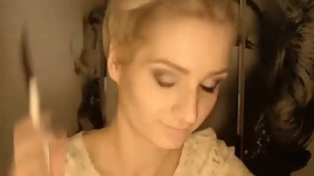 Trend Look: Grey Eyes-Neon Pink Lips смотреть онлайн