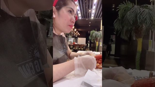 DANCING CRAB IN SHINJUKU JAPAN смотреть онлайн