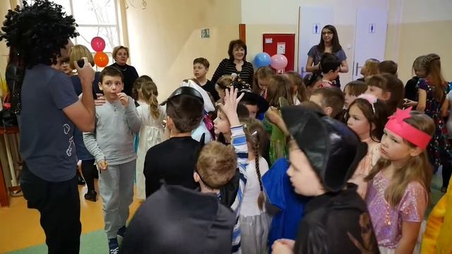 Szkoła Podstawowa 55 w Krakowie - Karnawał 2017 kl. Ia. Ib, Ic, IIa. IIb, IIIa смотреть онлайн