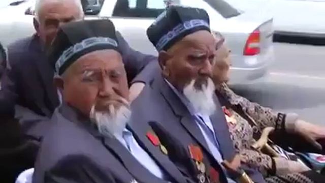 Одамхои дар ҷанги бузурги ватани Хизмат карда буданд смотреть онлайн