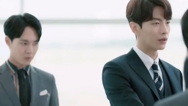 Девушка каждый месяц Перевоплощается в кого-то Другого (в старушку, парня, ребенка)