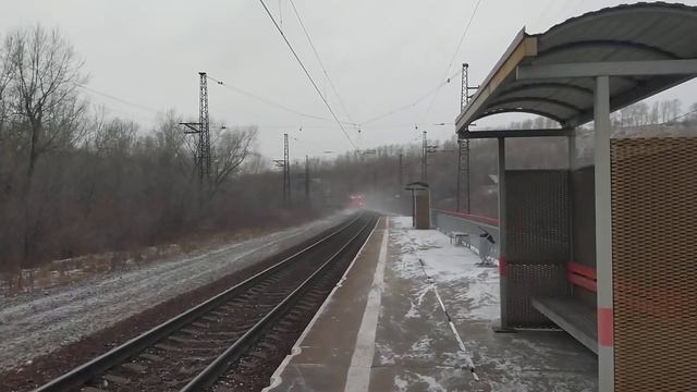 Электропоезд с приветлтвой локомотивной бригадой на оп Топольники время 16.07 дата 17.11.22 смотреть онлайн