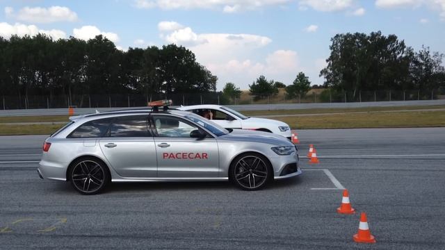 Audi RS6 vs Audi RS5 Diesel Concept standing Start смотреть онлайн
