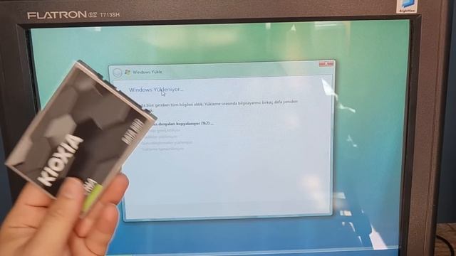 İlk Bilgisayarıma Orijinal Windows Vista Yükledim ama Ömrümden Ömür Gitti!! 🤦♂️ смотреть онлайн