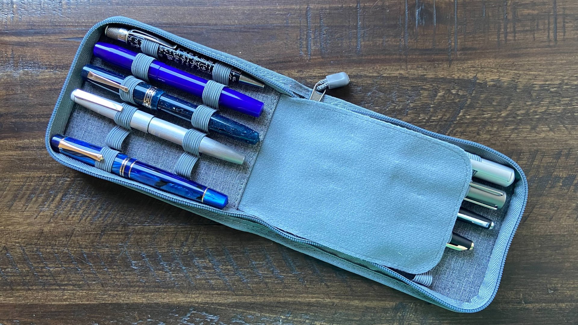 Пенал на 12 ручек от компании Asvine смотреть онлайн