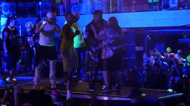 NKOTB Cruise 2017 Neon Night Donnie, Jon & Danny смотреть онлайн