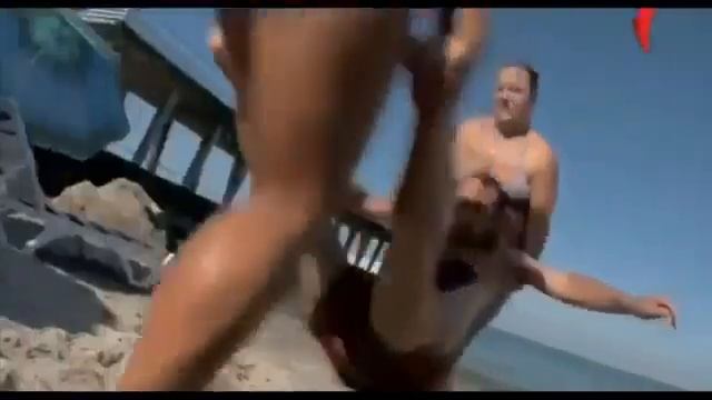 Best hidden camera at beach смотреть онлайн