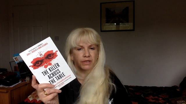 Weekend reads... the one with a mystery смотреть онлайн