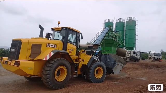 Th JCB 455-4 BSIV wheel loader is a heavy machine смотреть онлайн