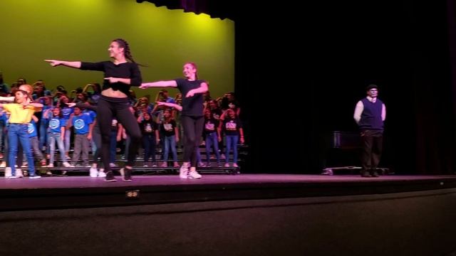 McHi Choir Vertical Team performing Lion King Medley смотреть онлайн