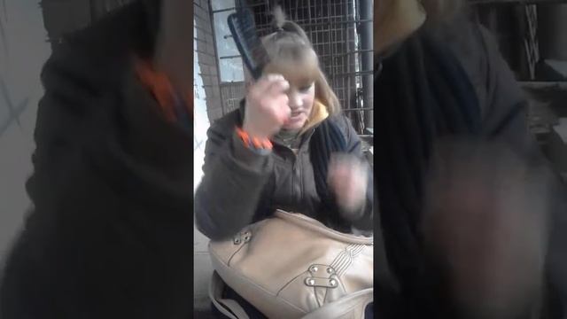 Нарка приводит себя в порядок смотреть онлайн