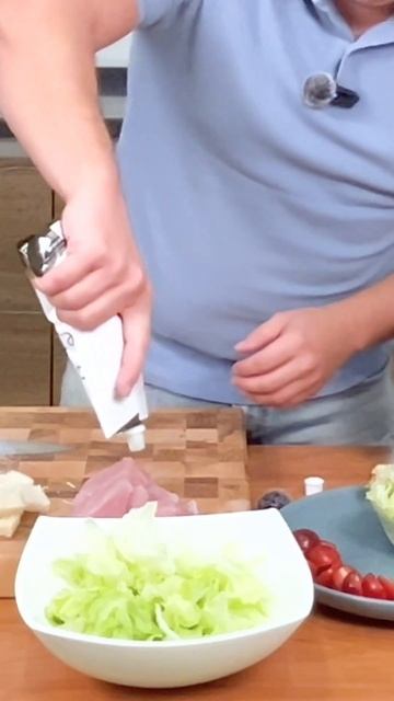 салат цезарь за 5 минут #домашняяеда #recipes #рецепт #food #цезарь #вкусно #shorts смотреть онлайн