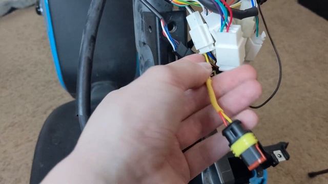 Чутка добавил поворотников для Kugoo V Pro