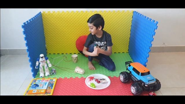 Learn about Heavy and Light things | Kids fun activity at home | Kids DIY Weighing Scale смотреть онлайн