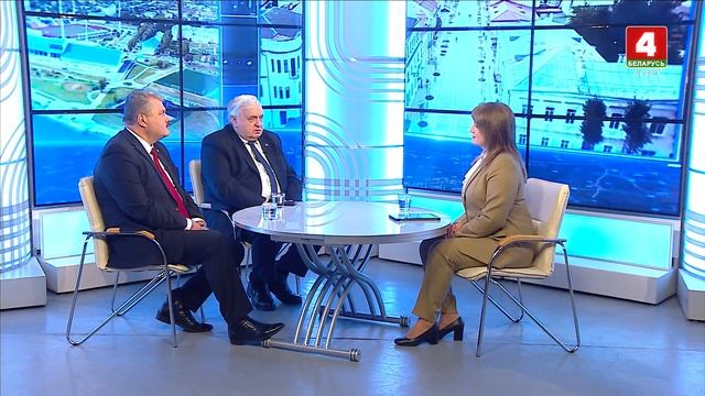 О борьбе с пандемией - начальник Облздрава В. Михаловский и главный инфекционист Минздрава В. Карпо смотреть онлайн