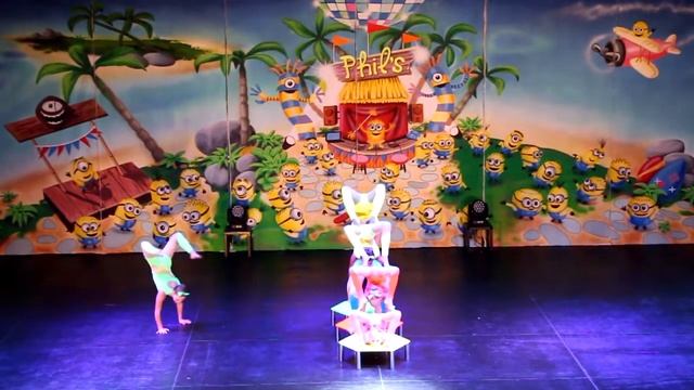 КОШКИ - групповой эквилибр. ЦИРК МАУГЛИ