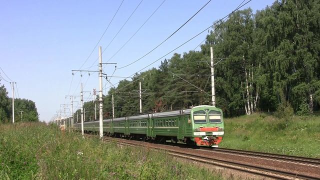 "Встреча на перегоне" Электропоезда ЭД4М-0330 и ЭД4М-0242 смотреть онлайн