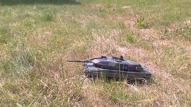 Leopard 2 1:16 (with gun stabilisation) in terrain pt.1 смотреть онлайн