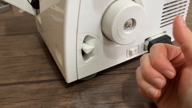 Singer Overlok Makinesi - 2. Video - Yağlama - Dikiş Genişliği ve Uzunluğu - Diferansiyel Ayarı смотреть онлайн