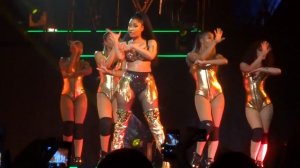 Nicki Minaj - Anaconda (Live)