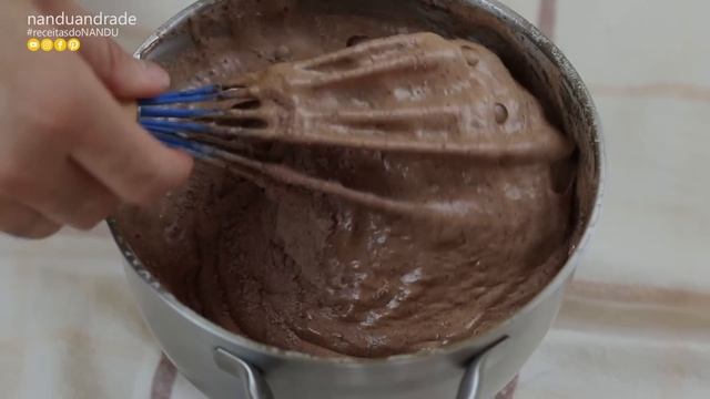 PÃO DE LÓ DE CHOCOLATE PARA BOLO DE ANIVERSÁRIO | Nandu Andrade смотреть онлайн