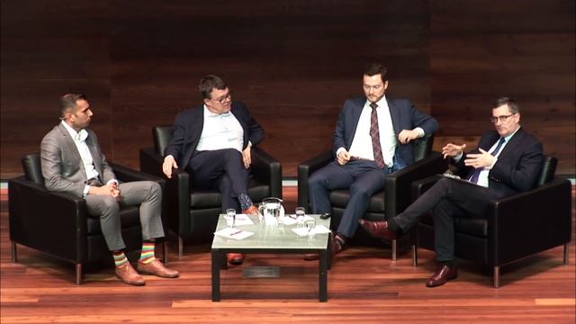 Look Who’s Watching: Surveillance, Treachery and Trust Online смотреть онлайн