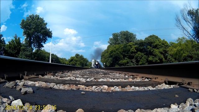 Steam train runs over my camera Norfolk and Western locomotive 611 4-8-4 HD смотреть онлайн