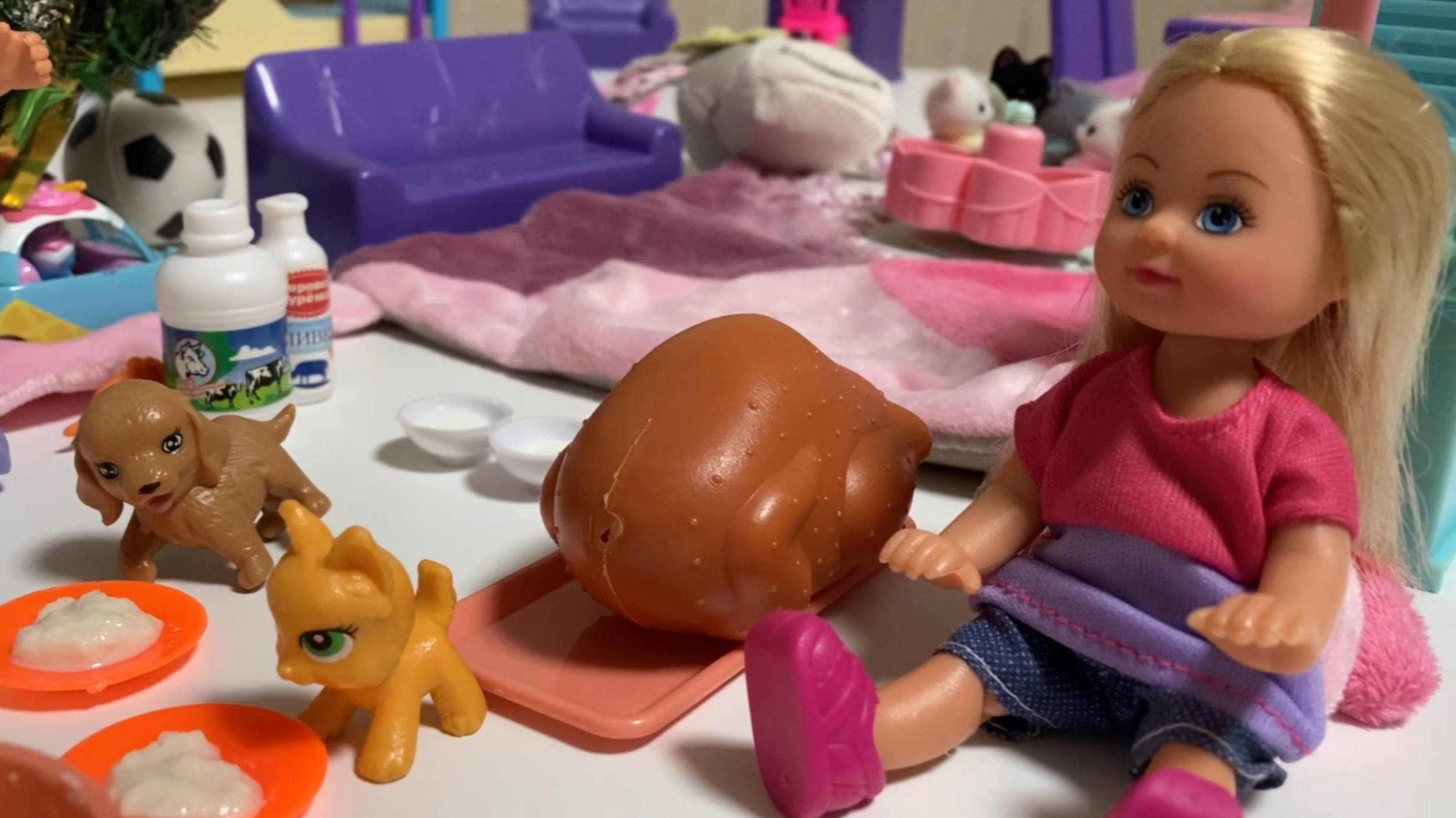 НАКОРМИЛИ КОТЕНКА! ЧАСТЬ 2. Про Еви и Тима! СМОТРИ ПО ССЫЛКАМ НИЖЕ 1 и 3 ЧАСТИ! Мультики с куклами!