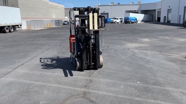 3000lb Toyota Electric 3 Stage Side Shift смотреть онлайн