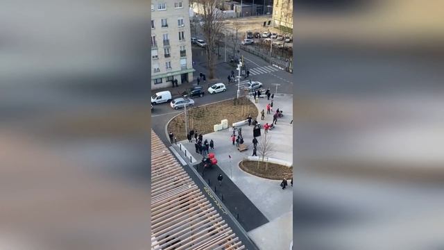 Le tournage de la série Lupin avec Omar Sy termine mal à Nanterre le 25 02 2022 смотреть онлайн